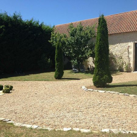 Neuville-du-Poitou Les Clos Bleus מראה חיצוני תמונה